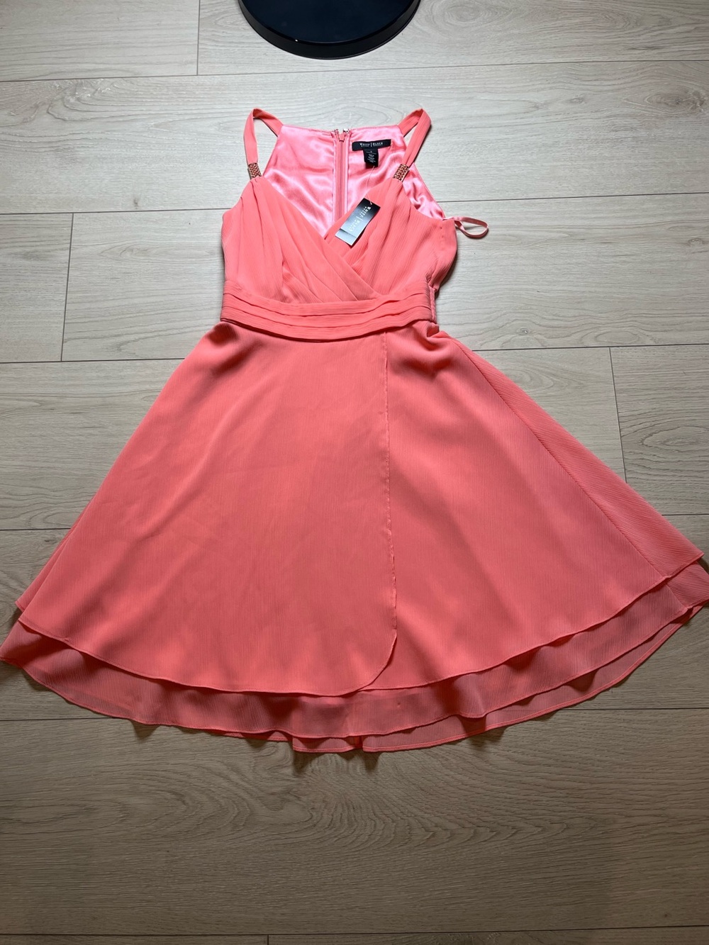 White House Black Market Coral Pink Sleeveless V-Neck knee length Dress size 0